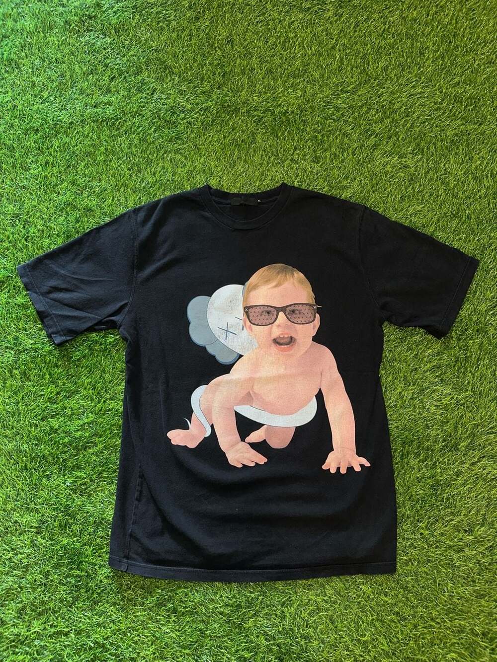 OriginalFake KAWS Baby Crawling Graphic T-Shirt Black XL